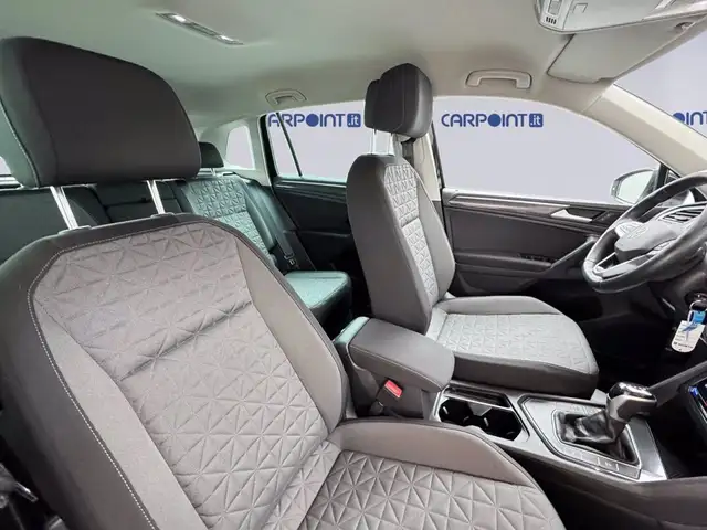 Volkswagen Tiguan view 8