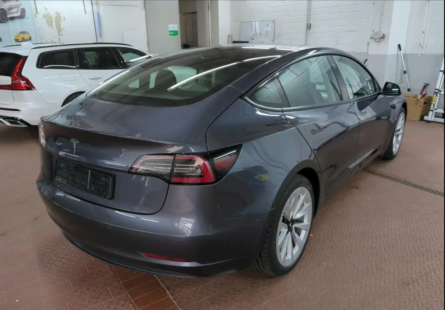 Tesla Model 3 Standard Grigio - 2