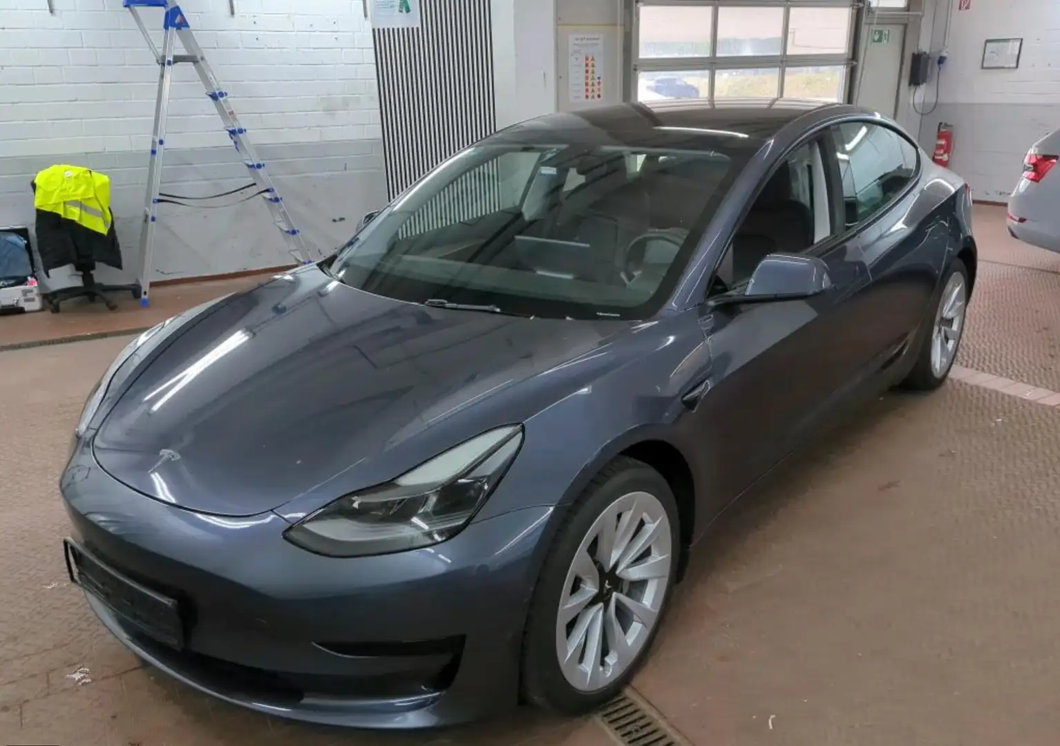 Tesla Model 3 Standard Grigio - 1