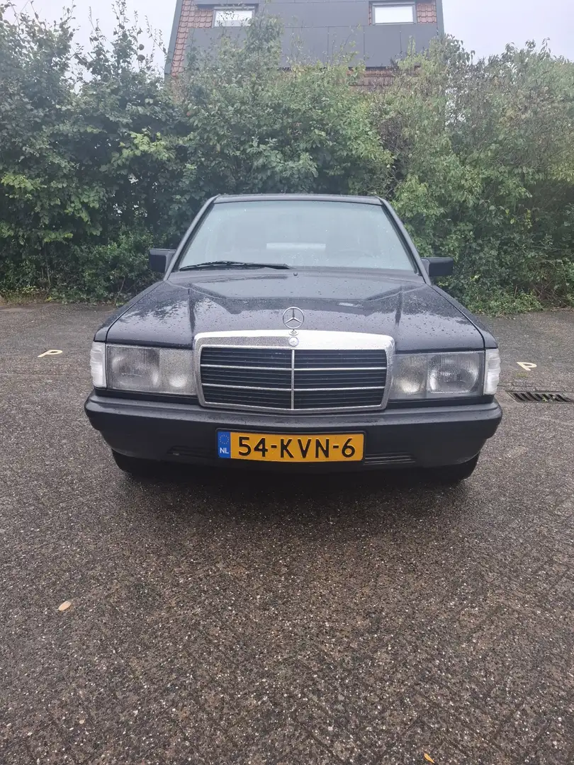 Mercedes-Benz 190 E - 1