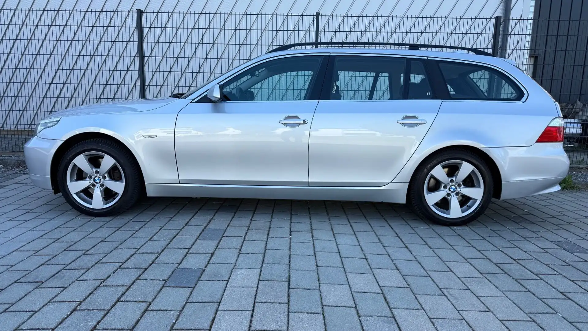 BMW 530 d V6 235PS 4X4 X-DRIVE FACELIFT TÜV,BI-XENON Argent - 2