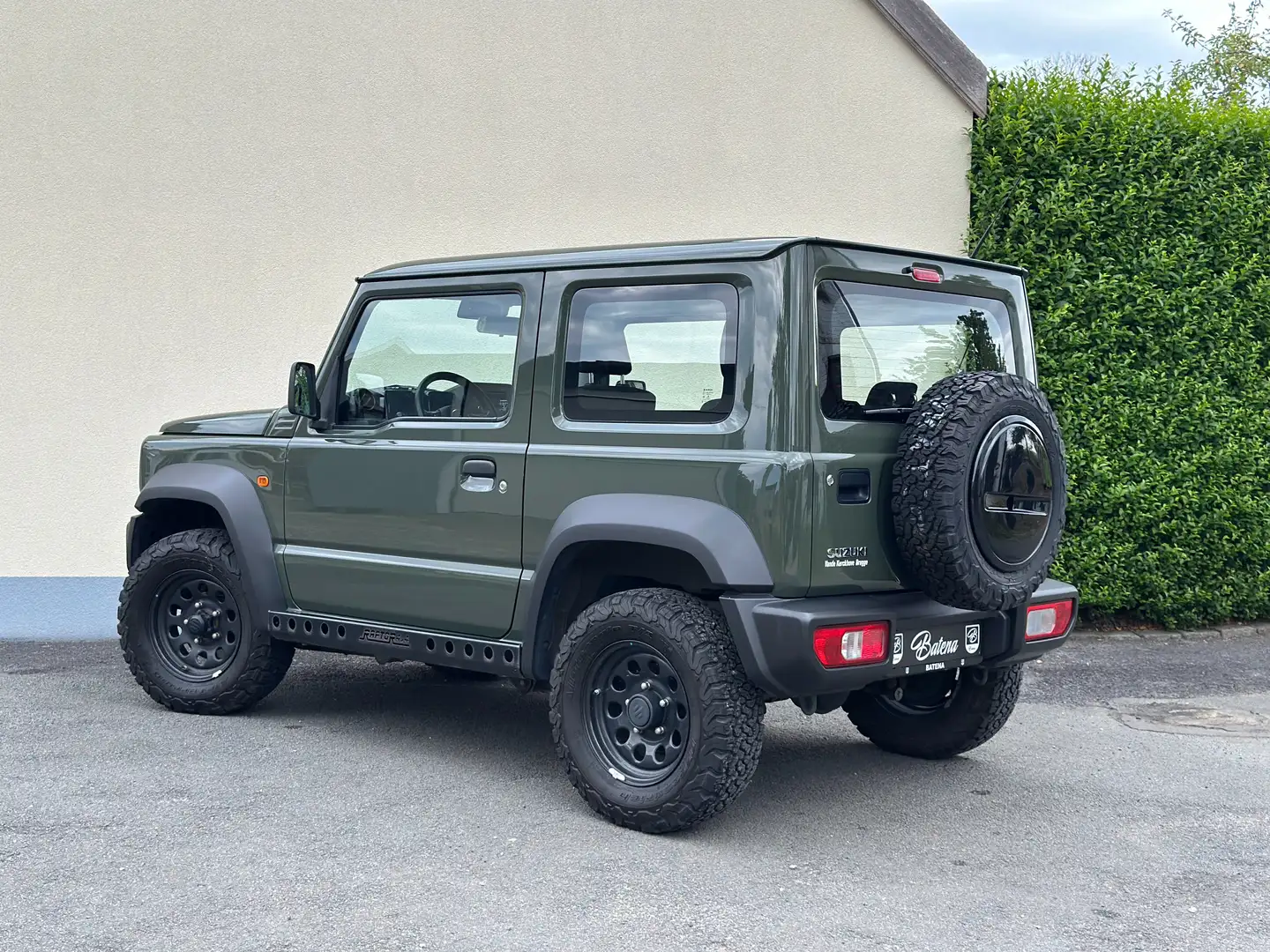 Suzuki Jimny 4 zitplaatsen Airco Eerste eigenaar 1.5i 4x4 Groen - 2