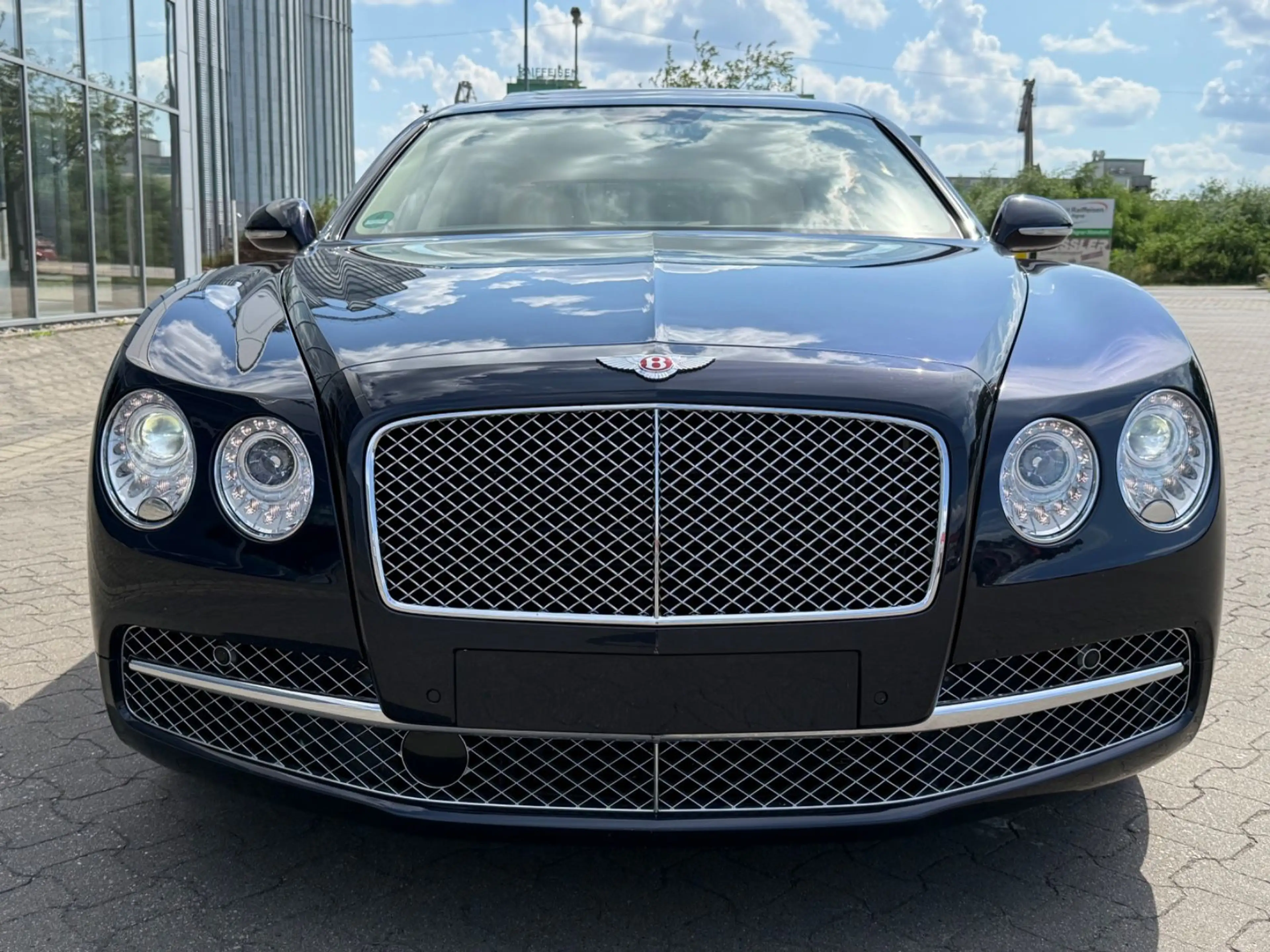 Bentley Flying Spur Mulliner 1.Hand Deutsch — photo 10