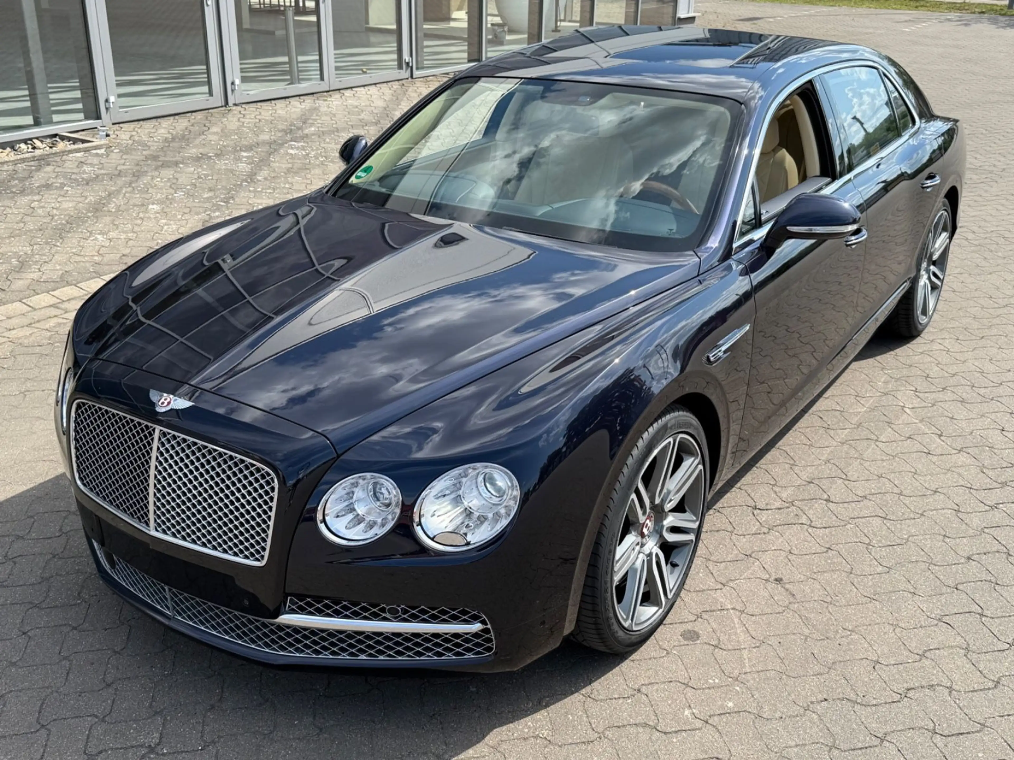 Bentley Flying Spur Mulliner 1.Hand Deutsch — photo 9