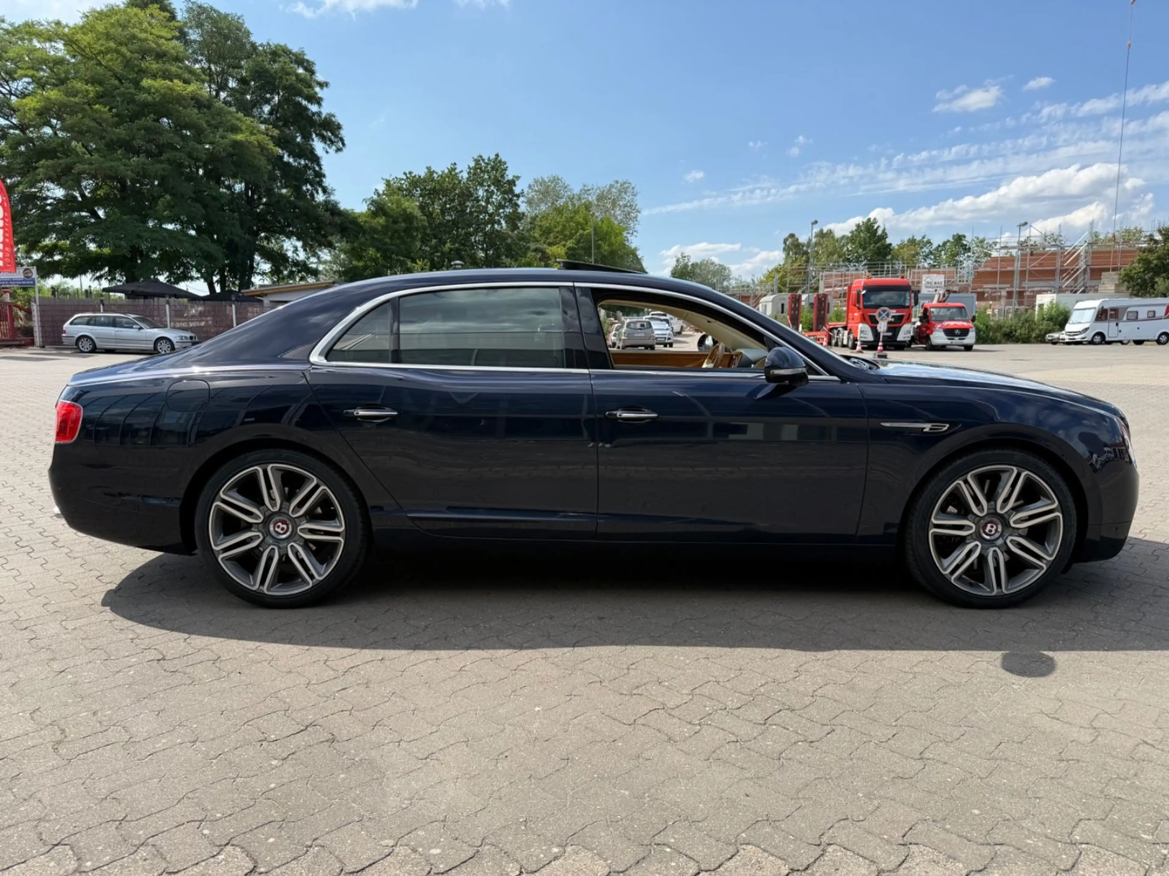 Bentley Flying Spur Mulliner 1.Hand Deutsch — photo 8