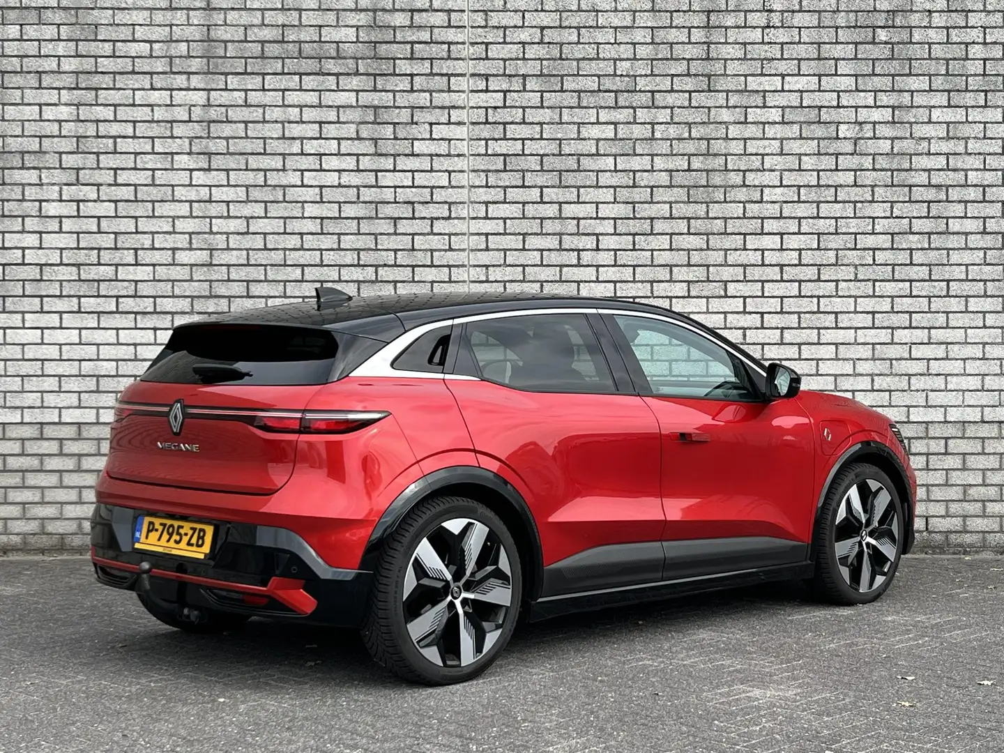 Renault Megane E-Tech EV60 Optimum Charge Techno | SoH 94% | Trekhaak | Roşu - 2