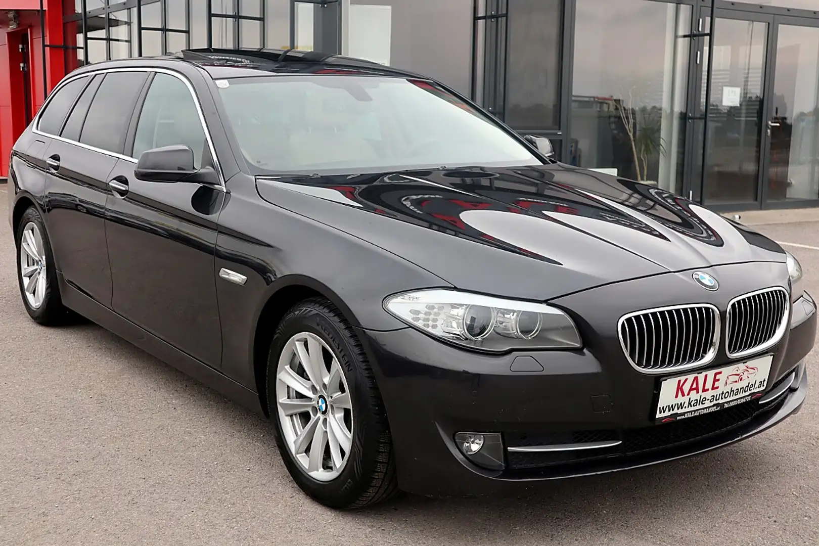 BMW 525 d xDrive Touring Aut. Grau - 2