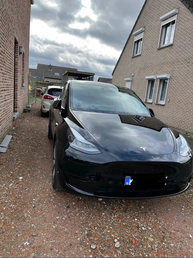 Tesla Model Y RWD - 1