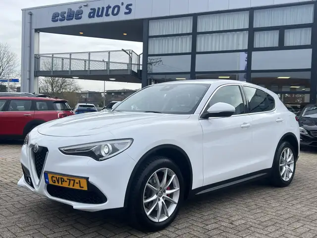 Alfa Romeo Stelvio 2.0 T 280 Pk AWD First Edition Xenon Navigatie Cam