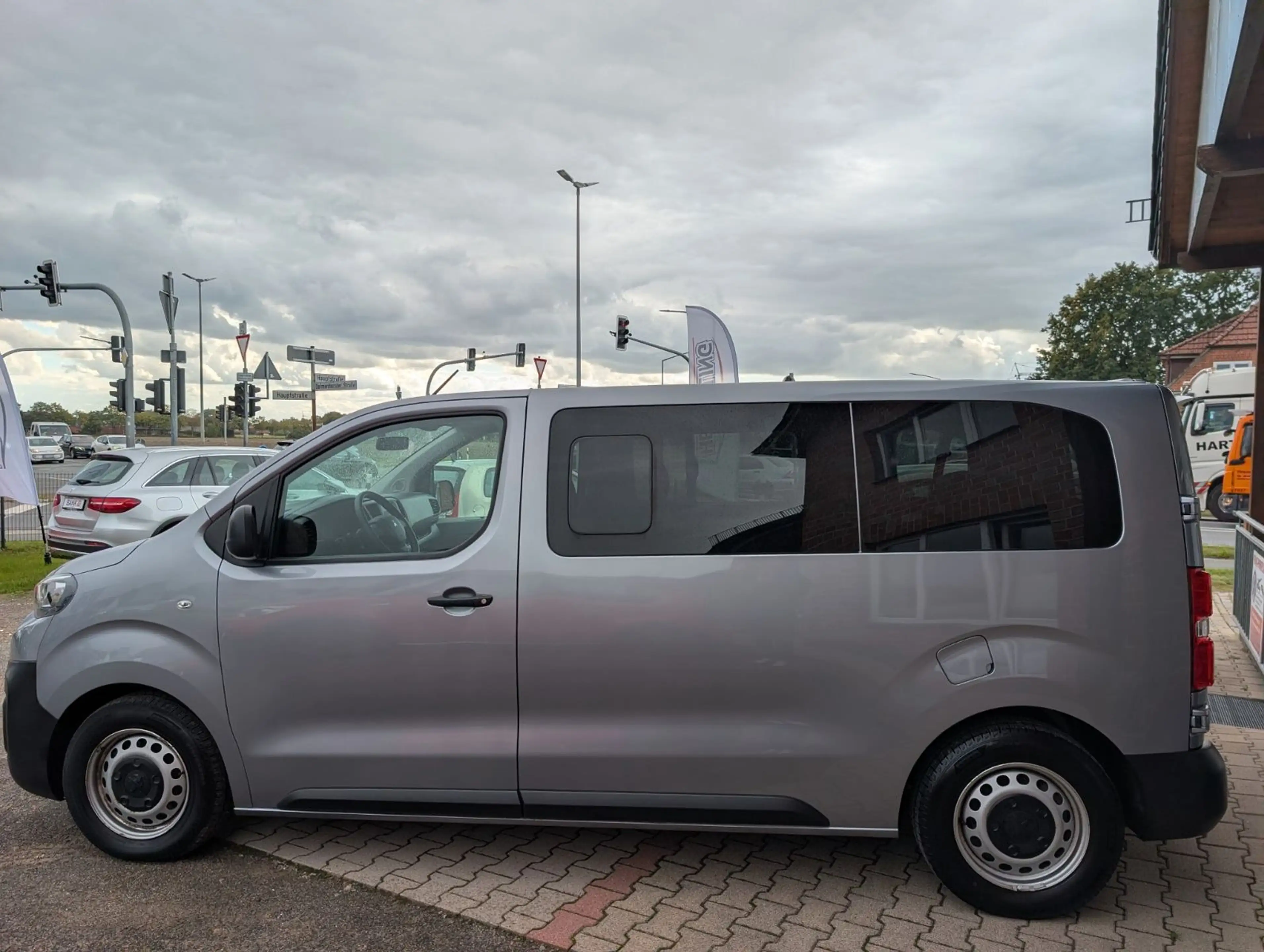 Peugeot Expert Kombi L2 Allwetter|PDC|1.Hd|7SitzeMöglich — photo 8