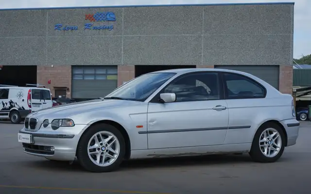 BMW 325 ti Compact