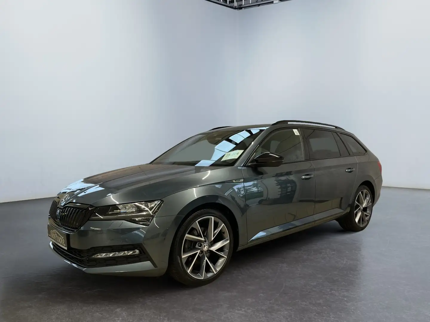 Skoda Superb Combi Sportline 2.0 TDI DSG 4x4 Kamera Grau - 2