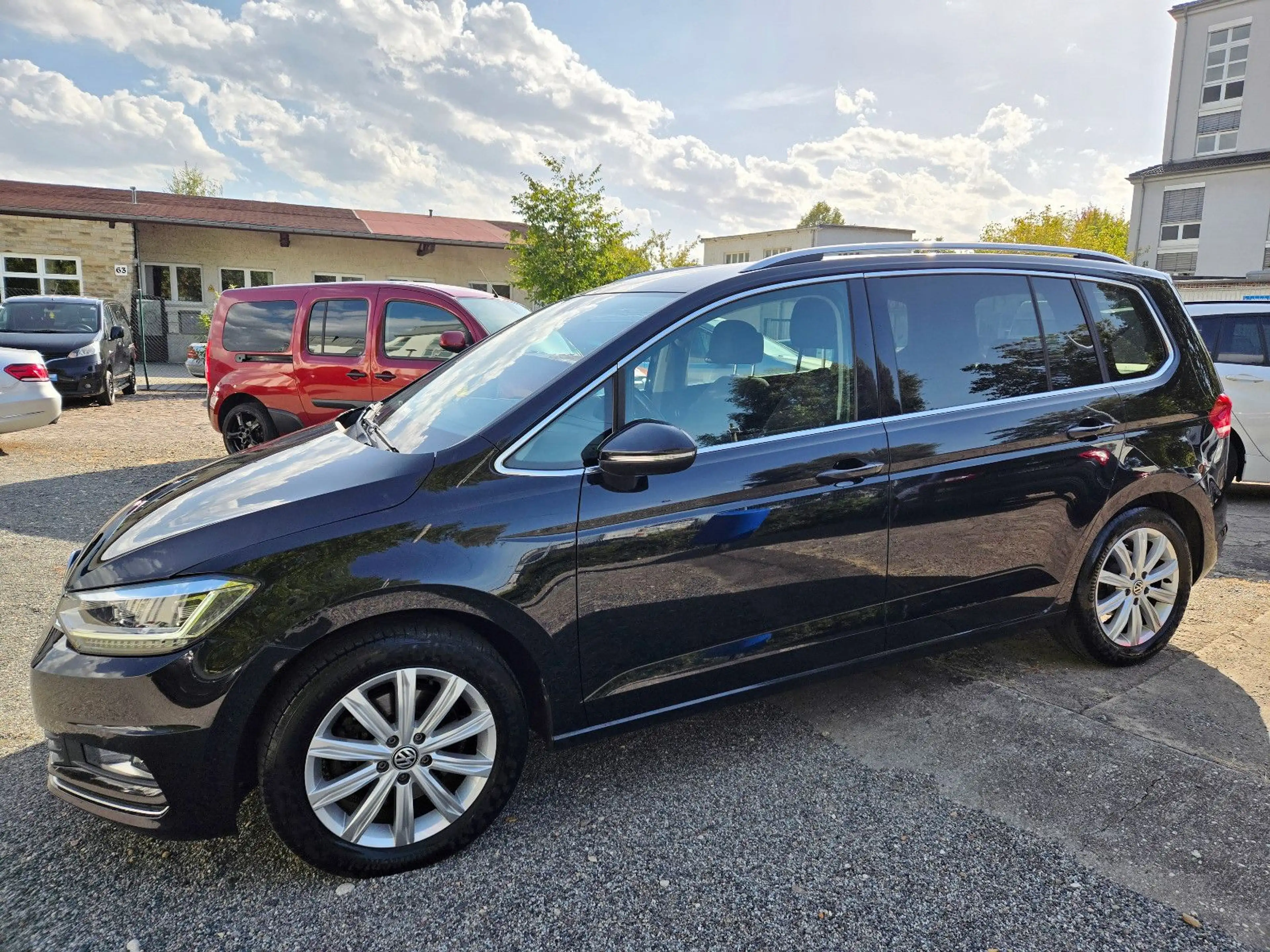 Volkswagen Touran Highline BMT/Start-Stop / DSG — photo 3