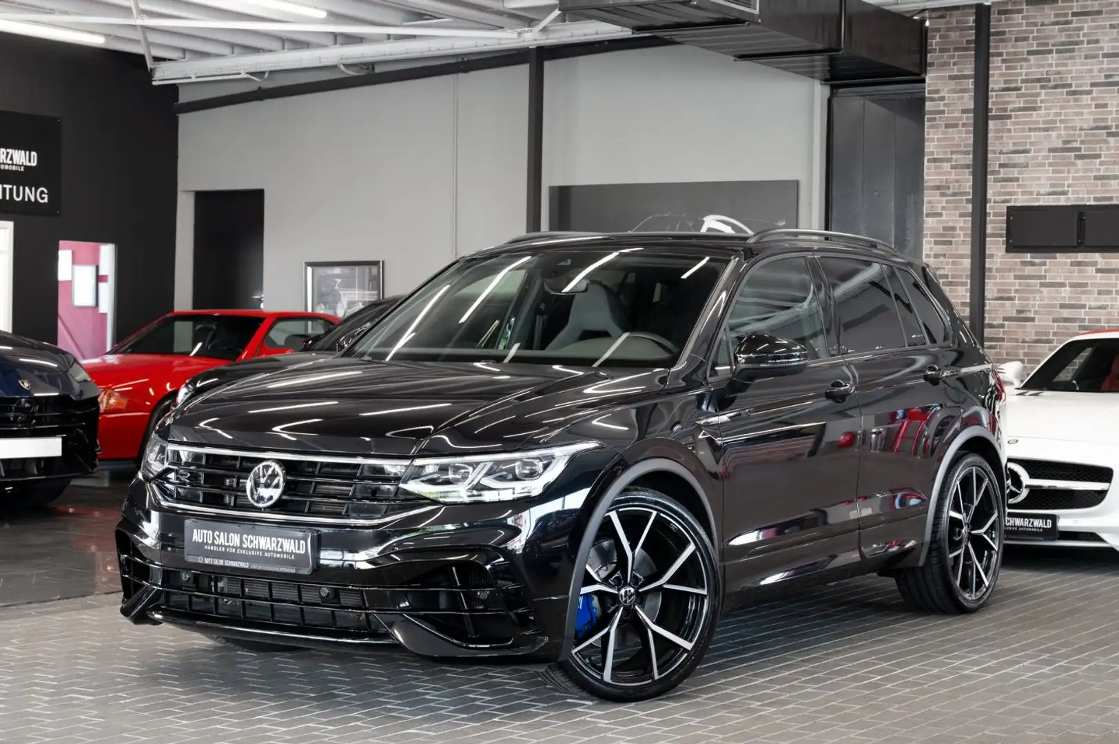 Volkswagen Tiguan R 4Motion| AKRAPOVIC-AGA|R-SITZE|AHK|H&R Schwarz - 1