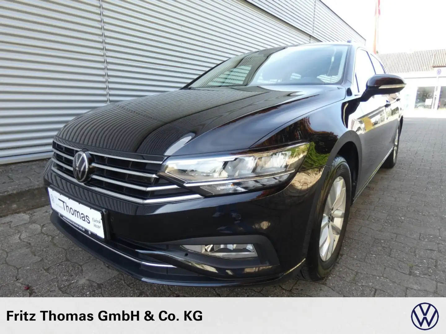 Volkswagen Passat Variant 2.0 TDI Business LED Navi Pano AHK RKamera Klima Schwarz - 2