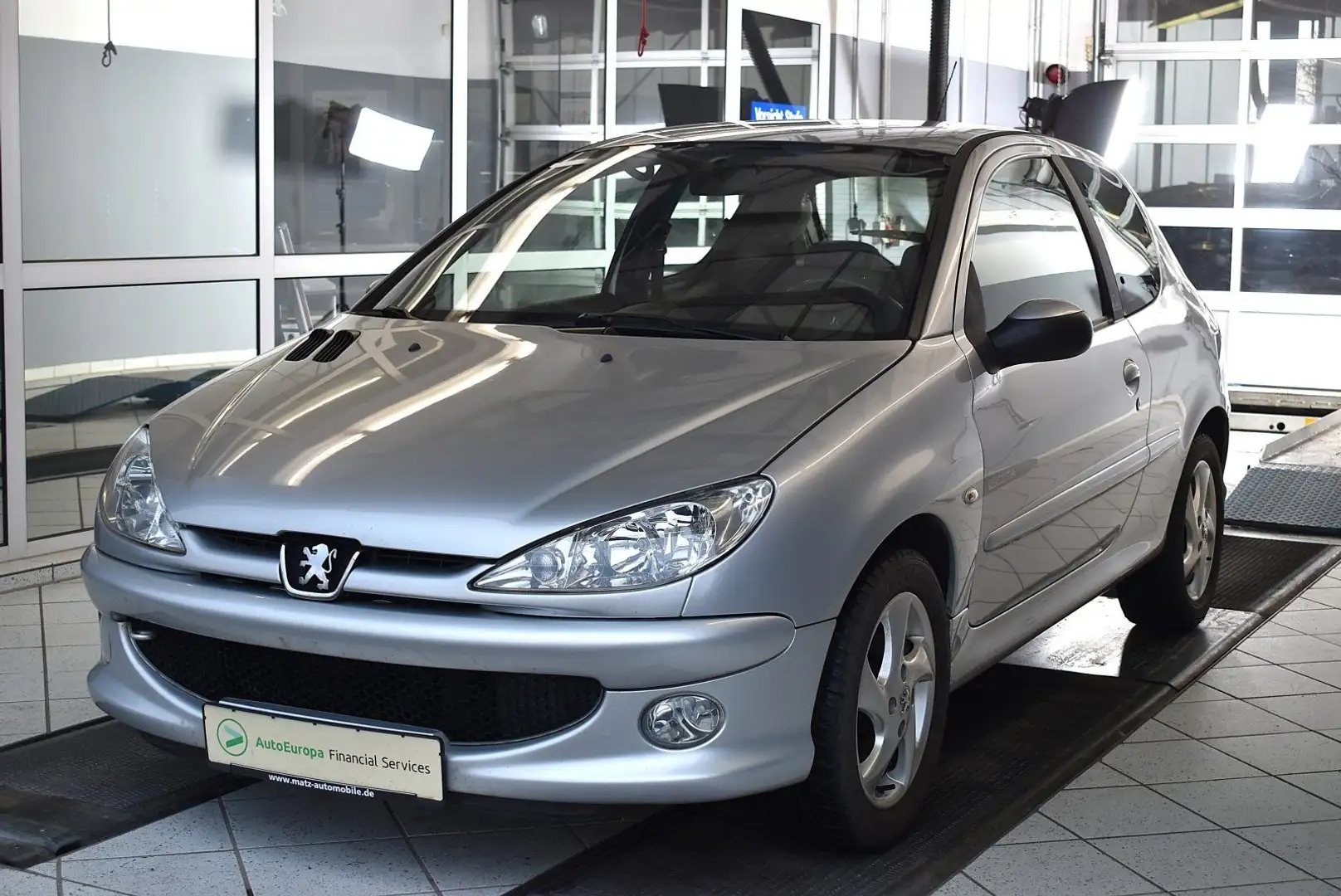 Peugeot 206 1.4 16V Quiksilver Klima*TÜV bis 12.2026 Grau - 1