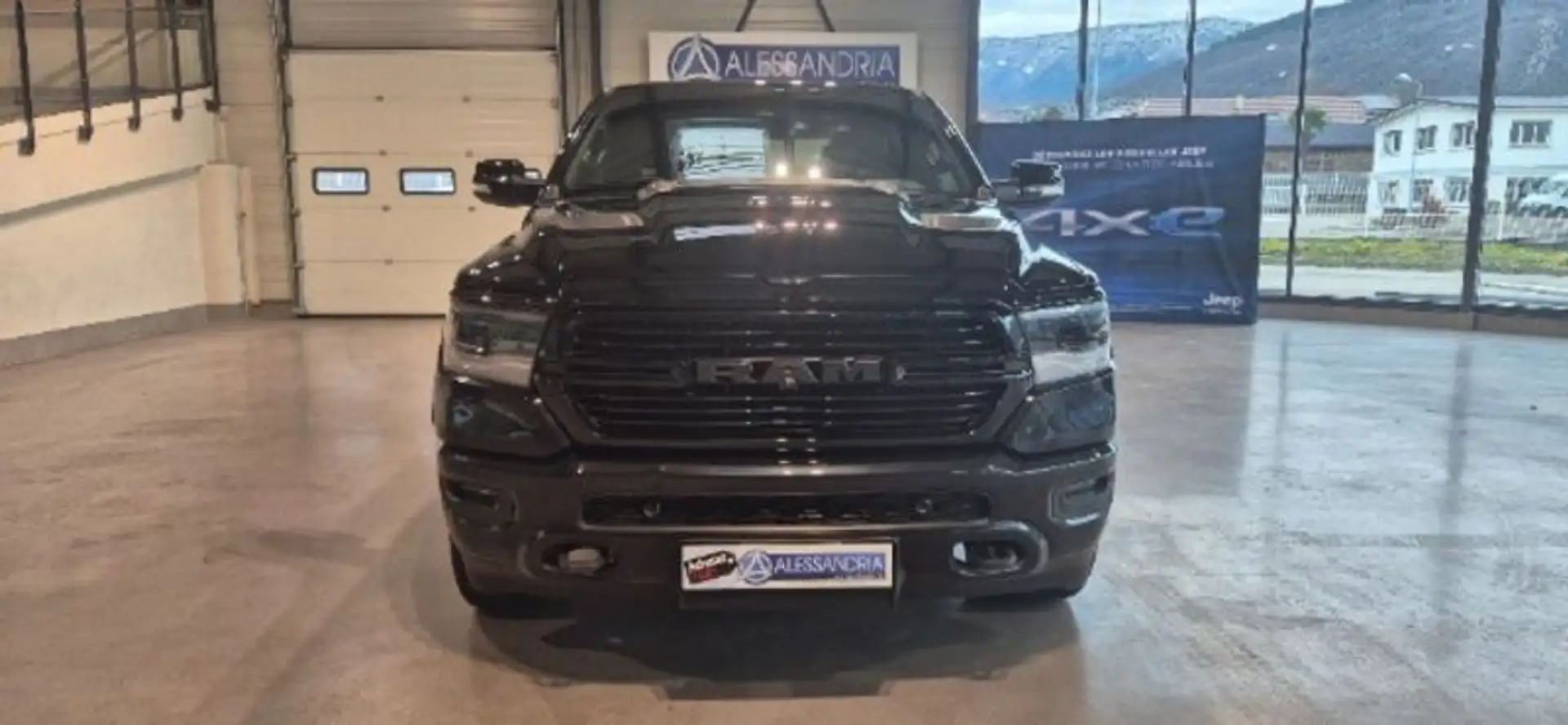 Dodge RAM 1500 LARAMIE NIGHT Zwart - 2