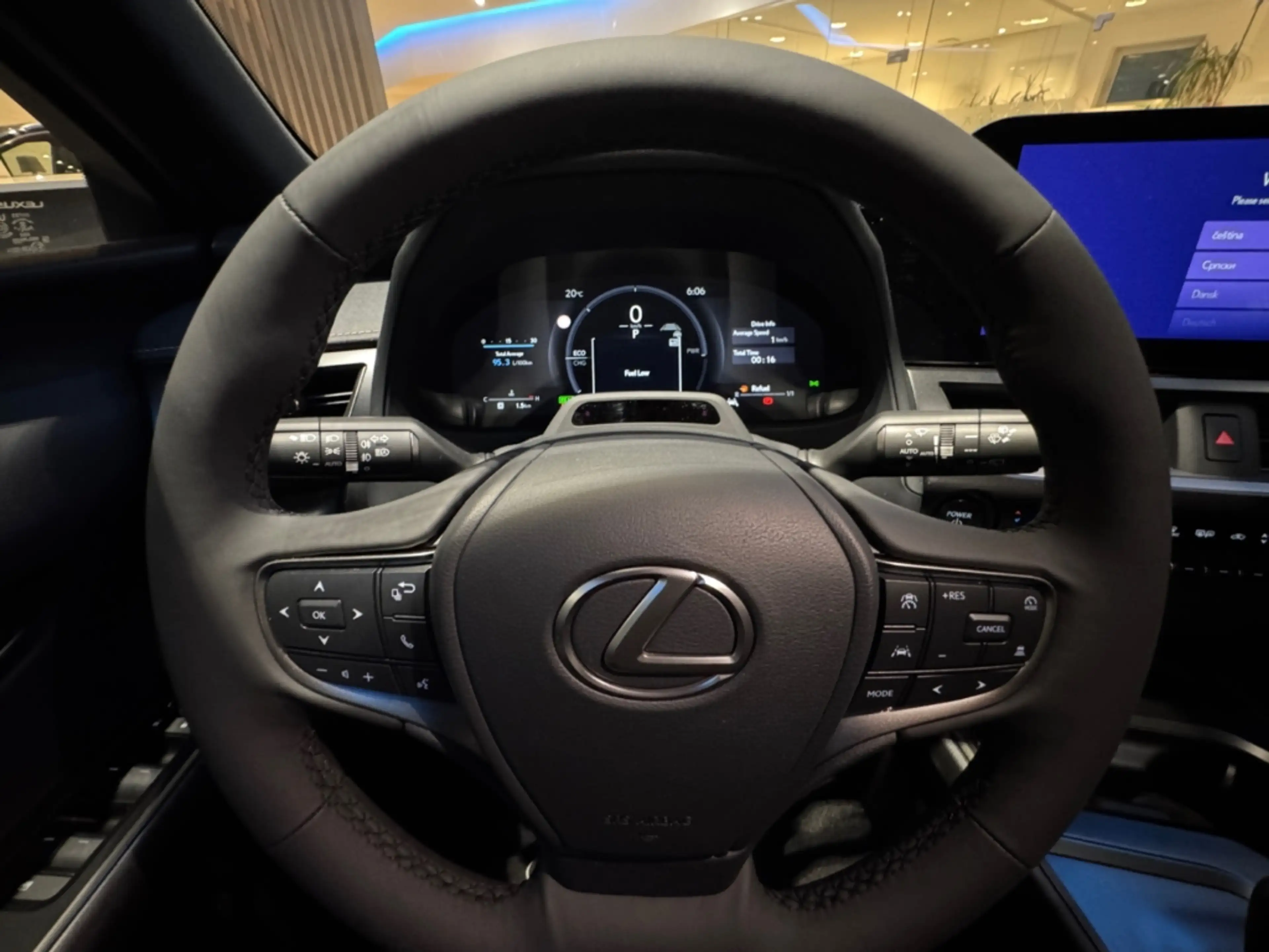 Lexus UX 300h F SPORT Design *LED*ACC*Kamera*SHZ*PDC* — photo 12