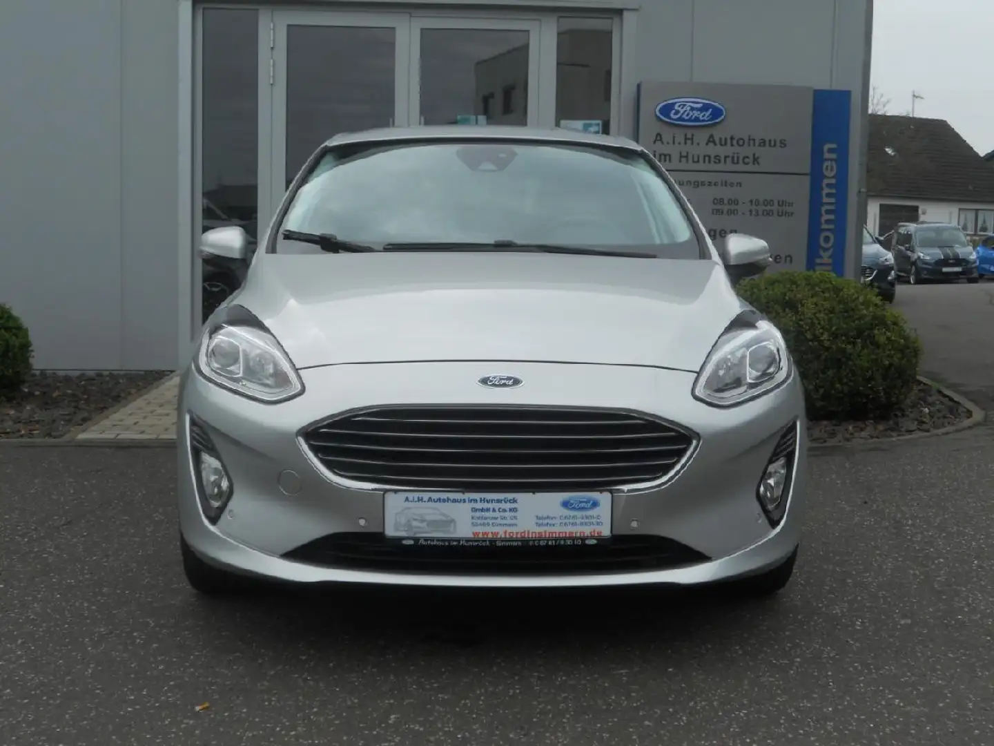 Ford Fiesta Titanium Silber - 2