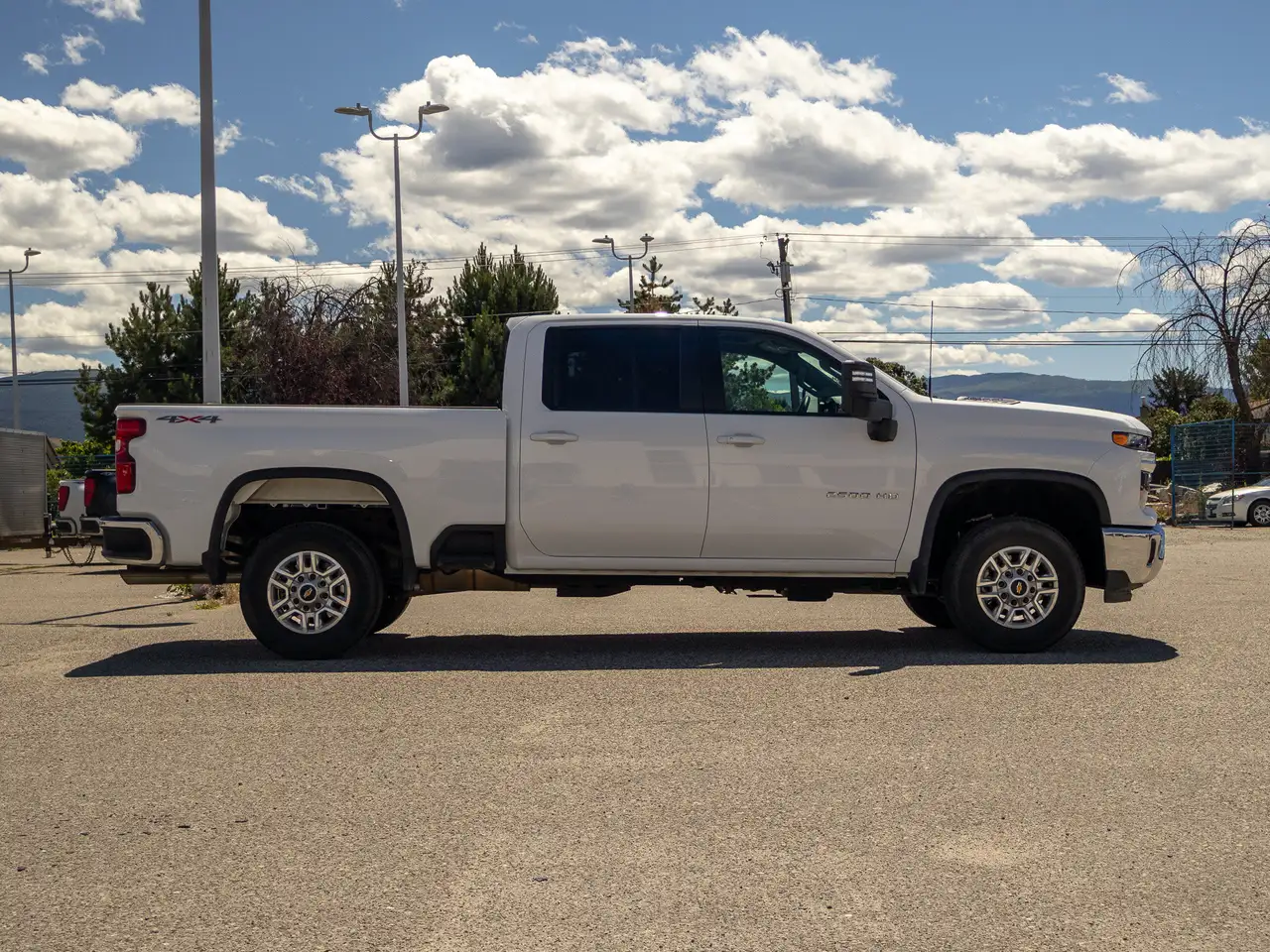 Chevrolet Silverado 2500 photo Chevrolet Silverado 2500