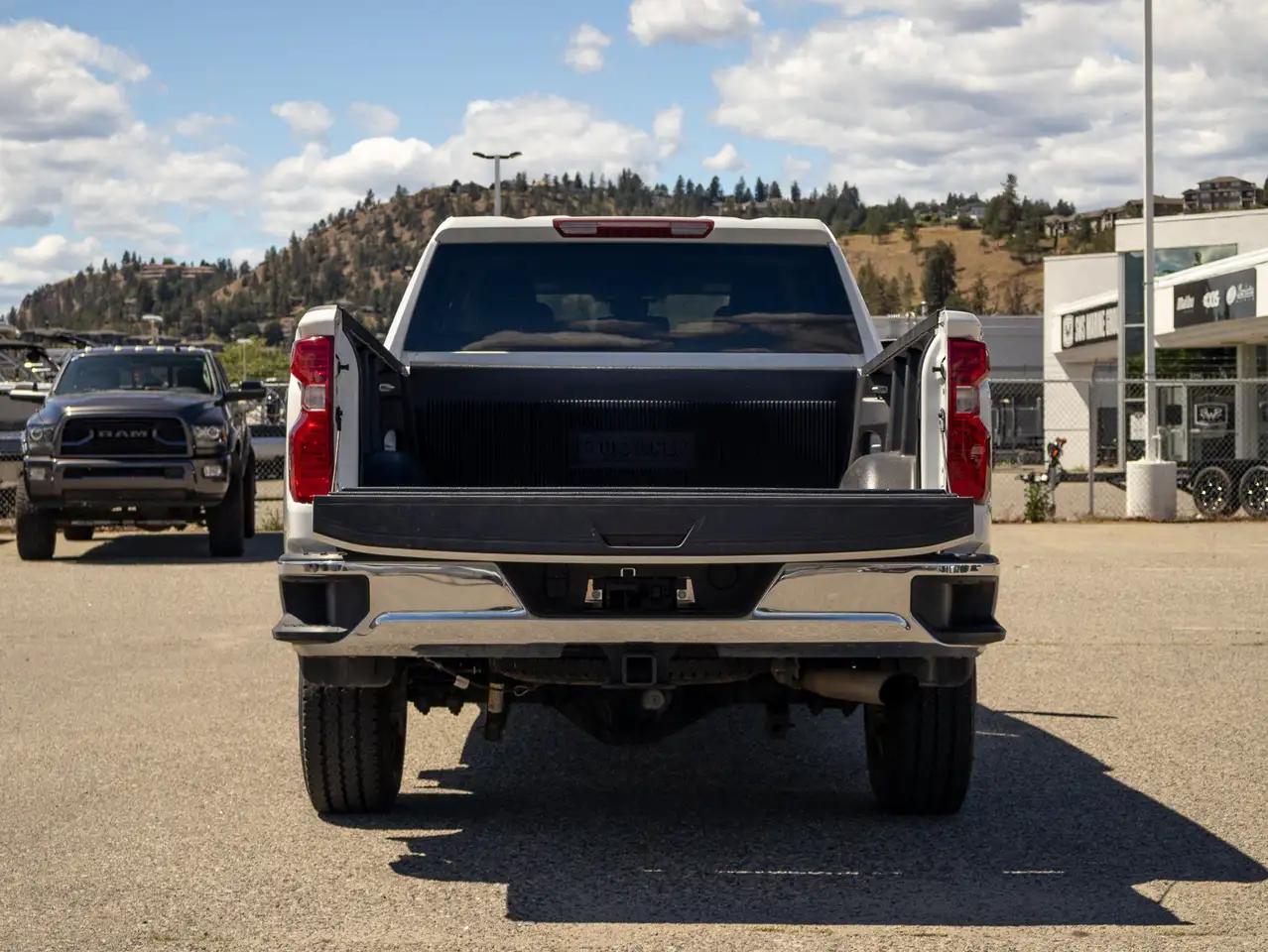 Chevrolet Silverado 2500 photo Chevrolet Silverado 2500