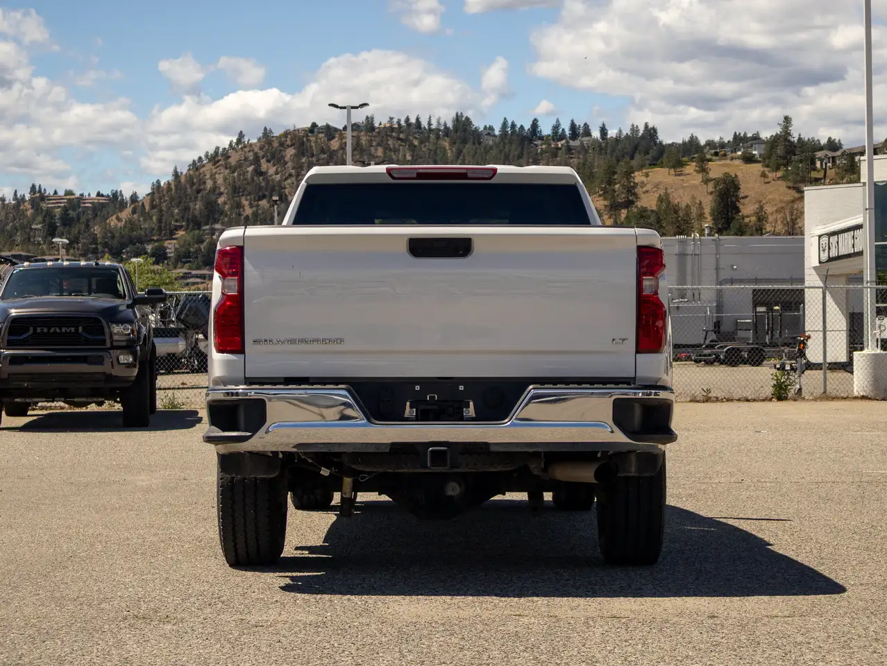 Chevrolet Silverado 2500 photo Chevrolet Silverado 2500
