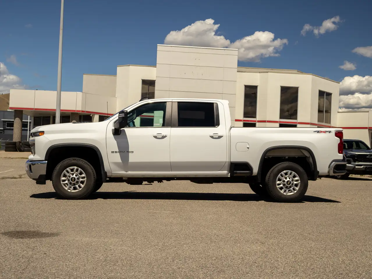 Chevrolet Silverado 2500 photo Chevrolet Silverado 2500