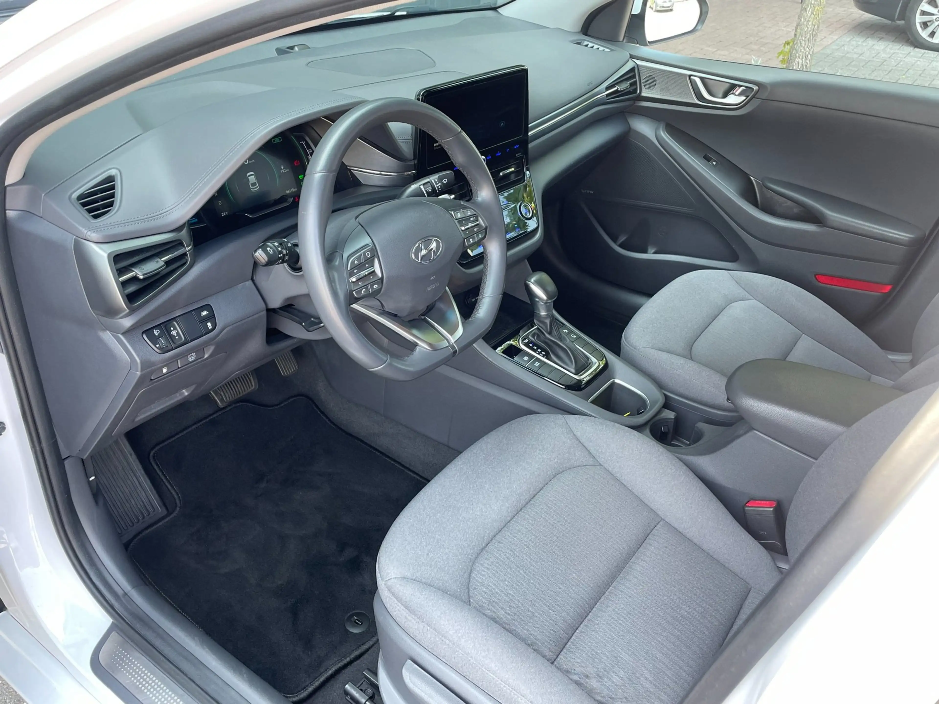 Hyundai IONIQ 1.6 GDi Comfort Only Export! | Led | Navi — photo 14