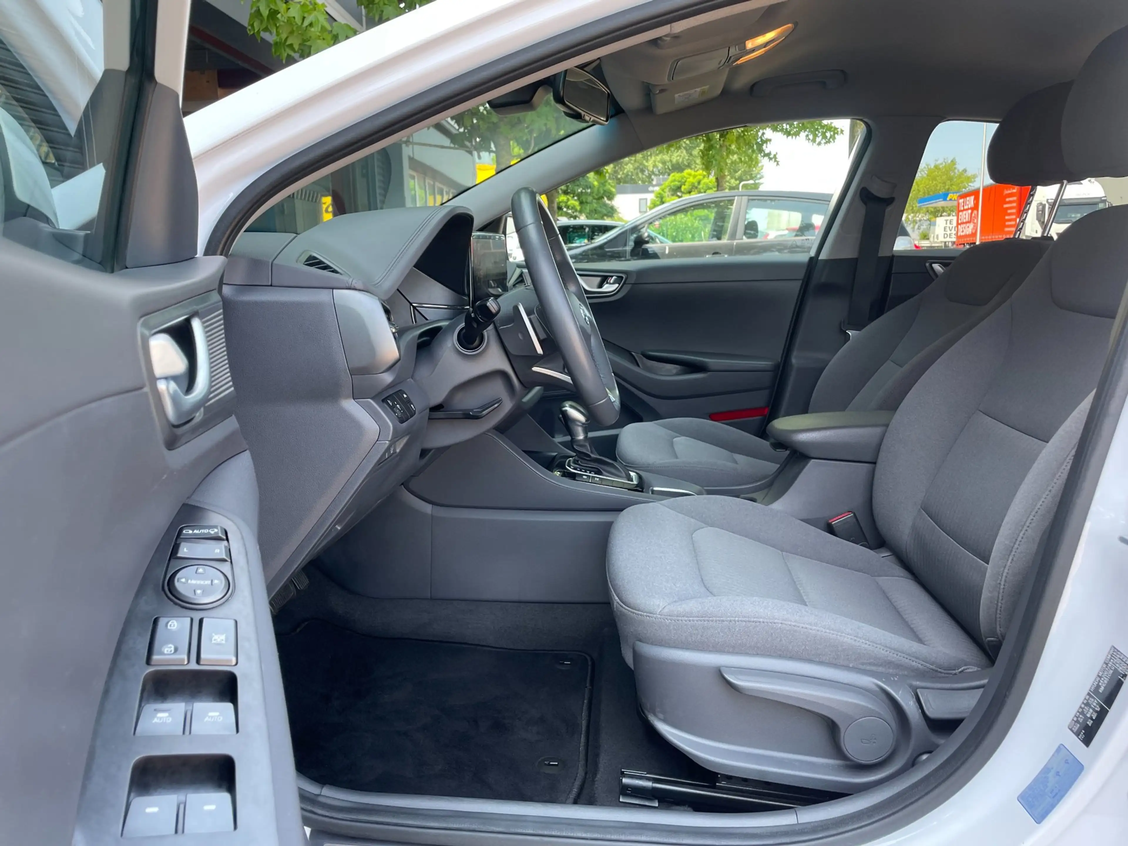 Hyundai IONIQ 1.6 GDi Comfort Only Export! | Led | Navi — photo 13