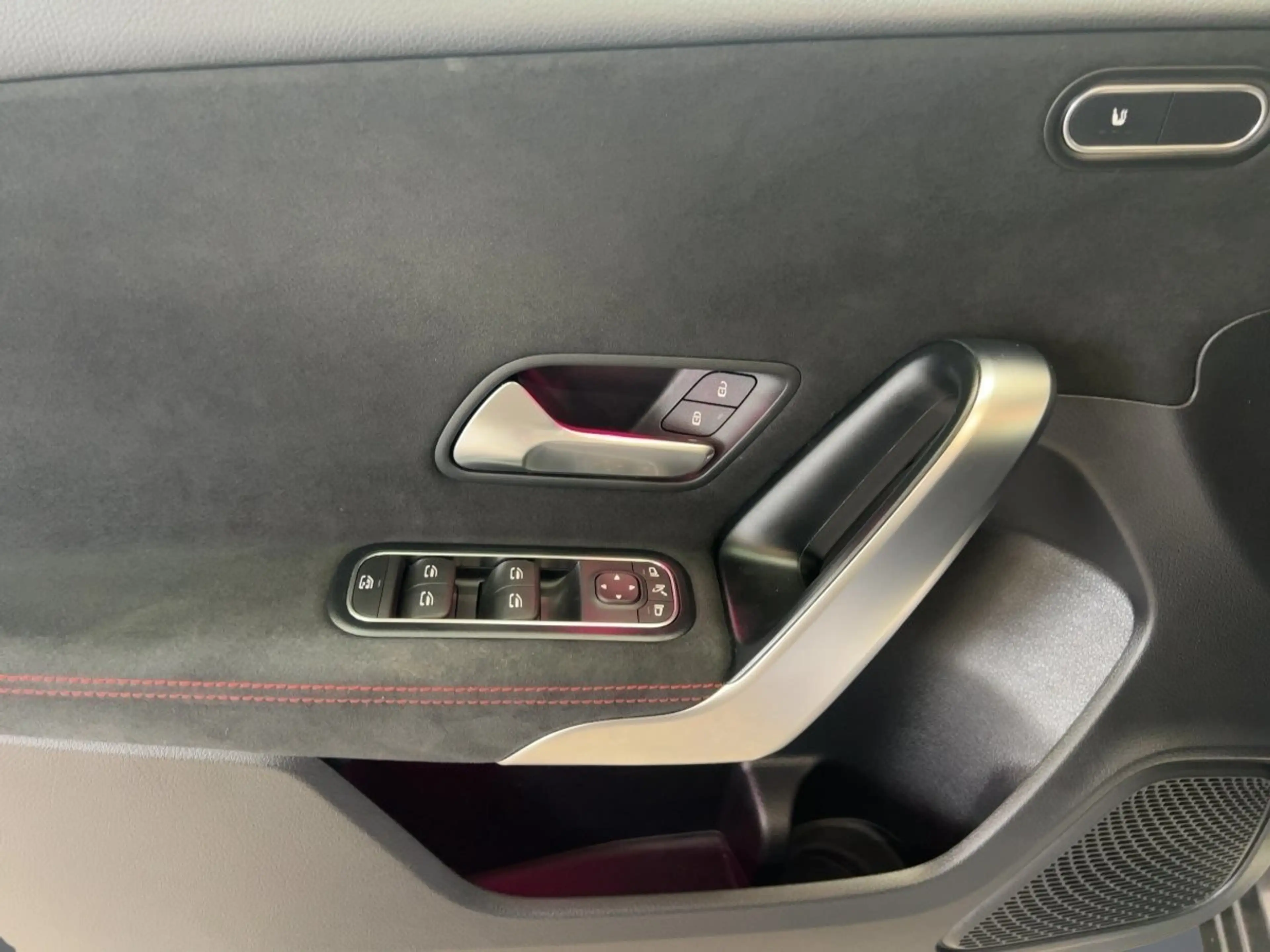 Mercedes-Benz A 200 AMG Line SHZ KLIMA keyless-Go ABS — photo 13