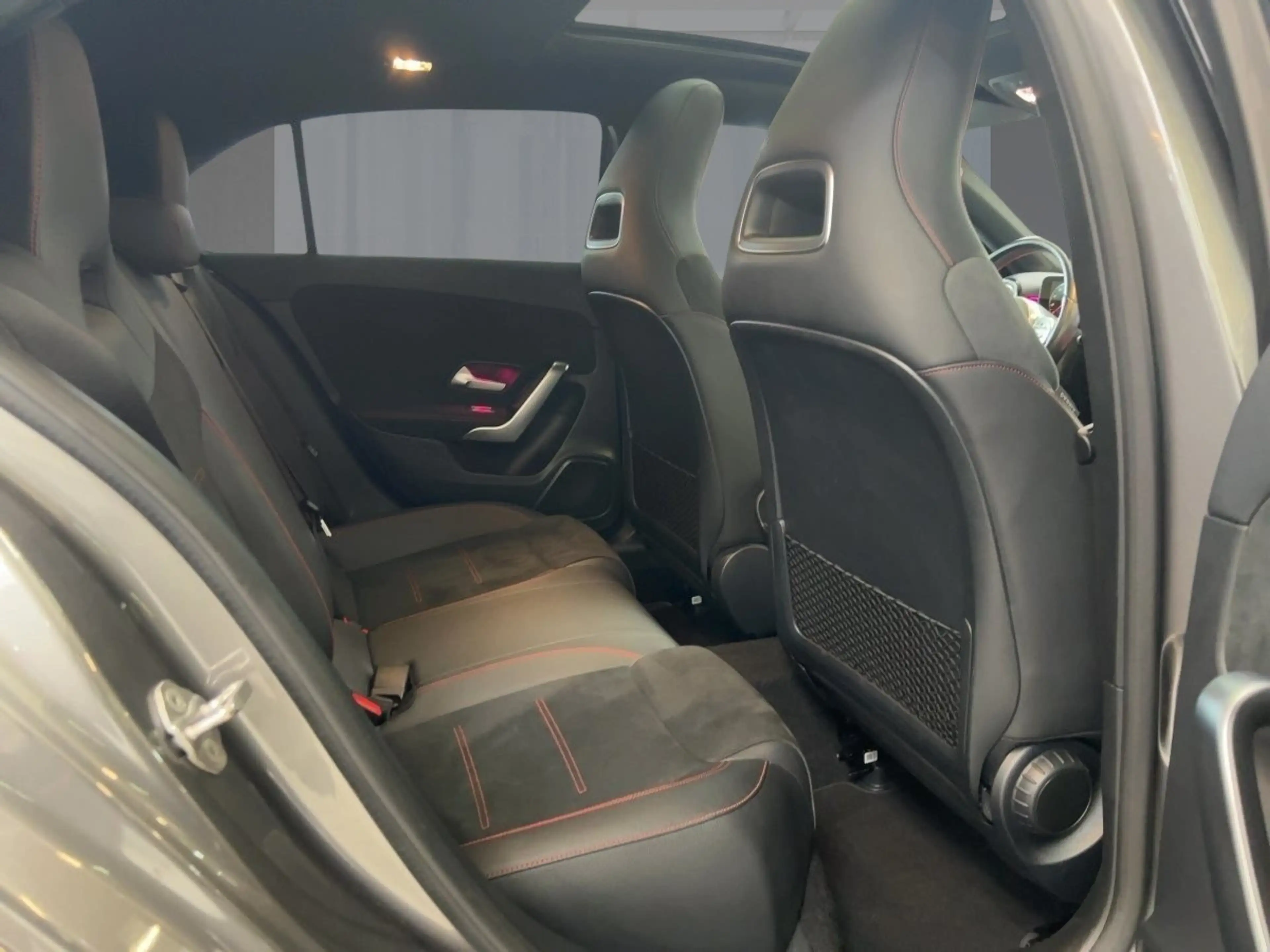 Mercedes-Benz A 200 AMG Line SHZ KLIMA keyless-Go ABS — photo 9