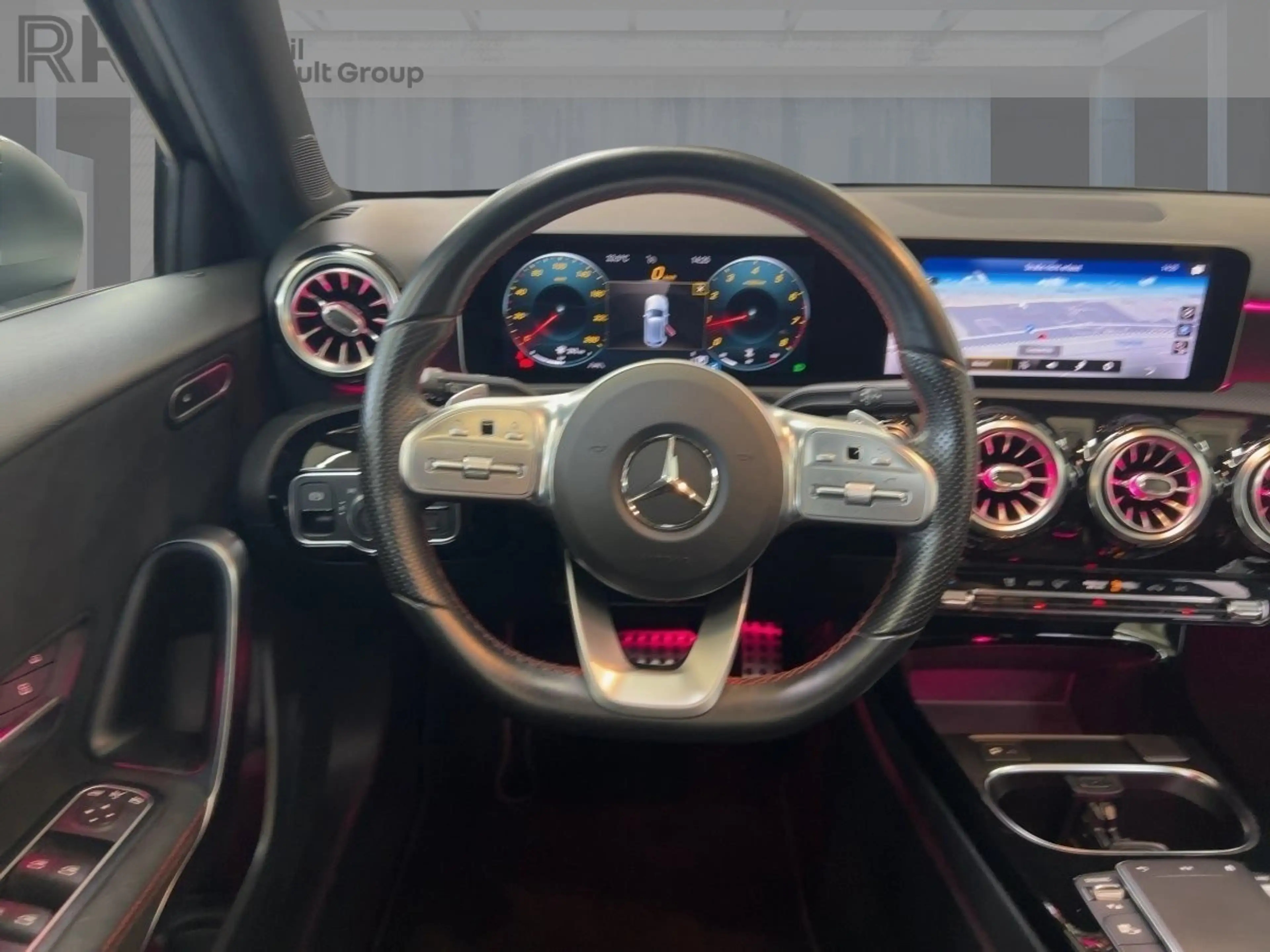 Mercedes-Benz A 200 AMG Line SHZ KLIMA keyless-Go ABS — photo 11