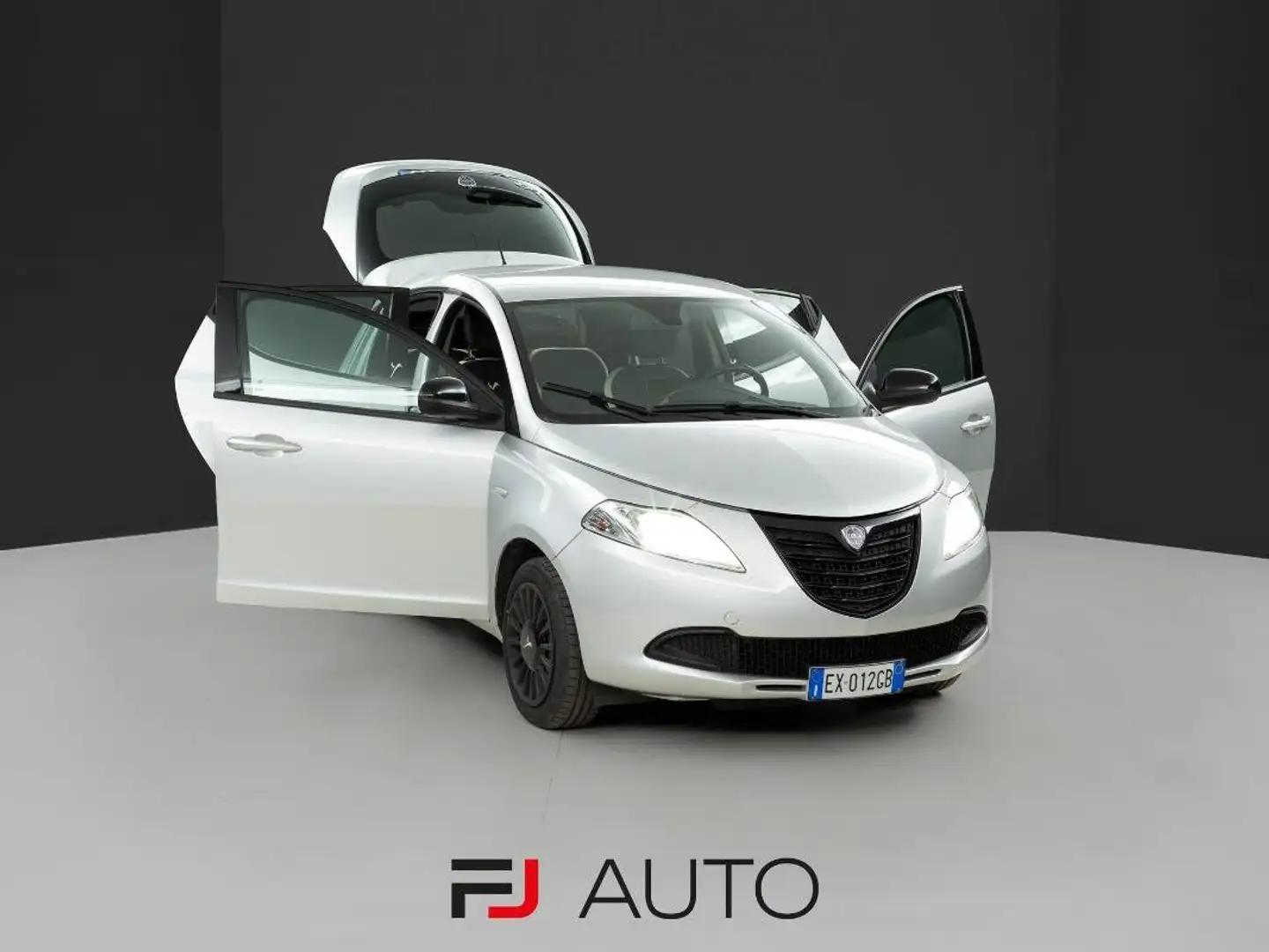 Lancia Ypsilon 1.2 8v Elefantino 69cv Argento - 2