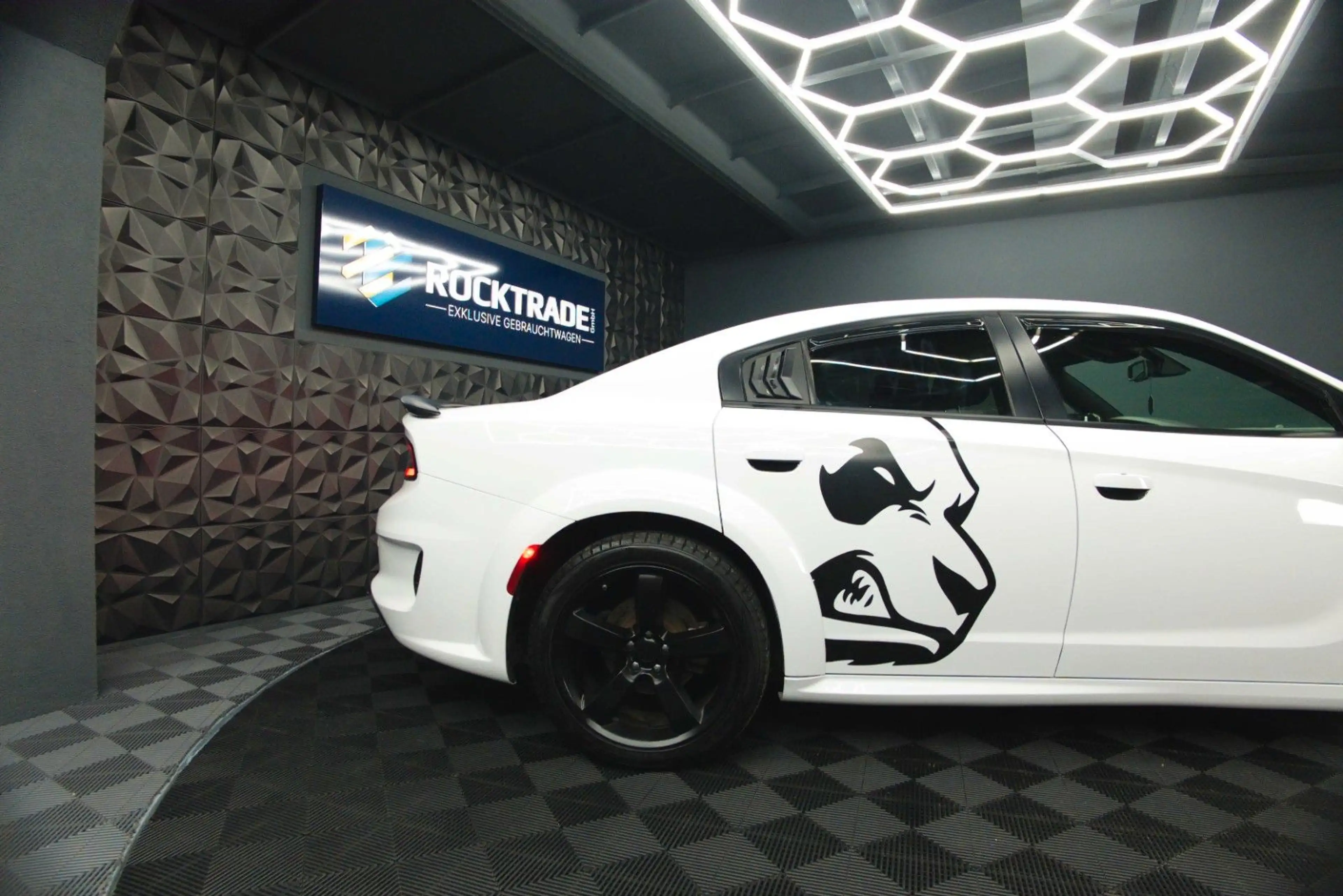 Dodge Charger 3.6 4x4 SRT WIDE BODY ANGRY PANDA | LED — photo 9