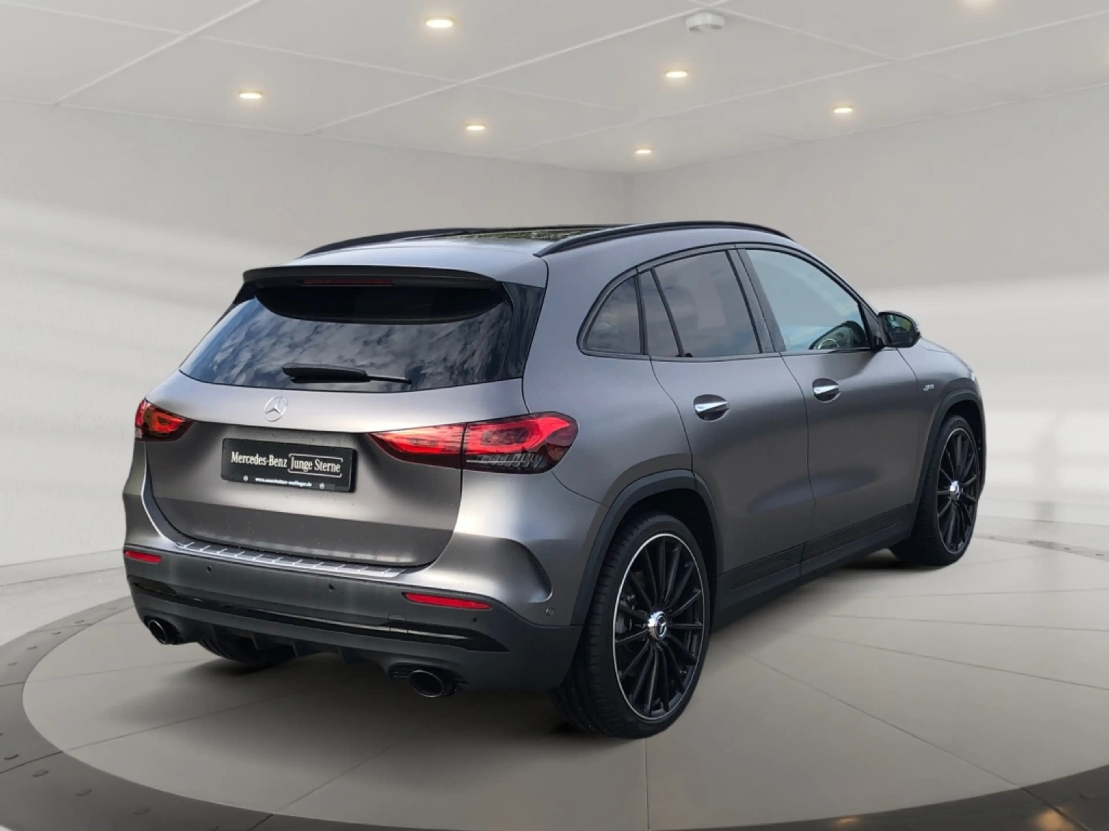 Mercedes-Benz GLA 35 AMG AMG GLA 35 4matic AMG+MBUX+Night+Fahrassist+HUD — photo 3