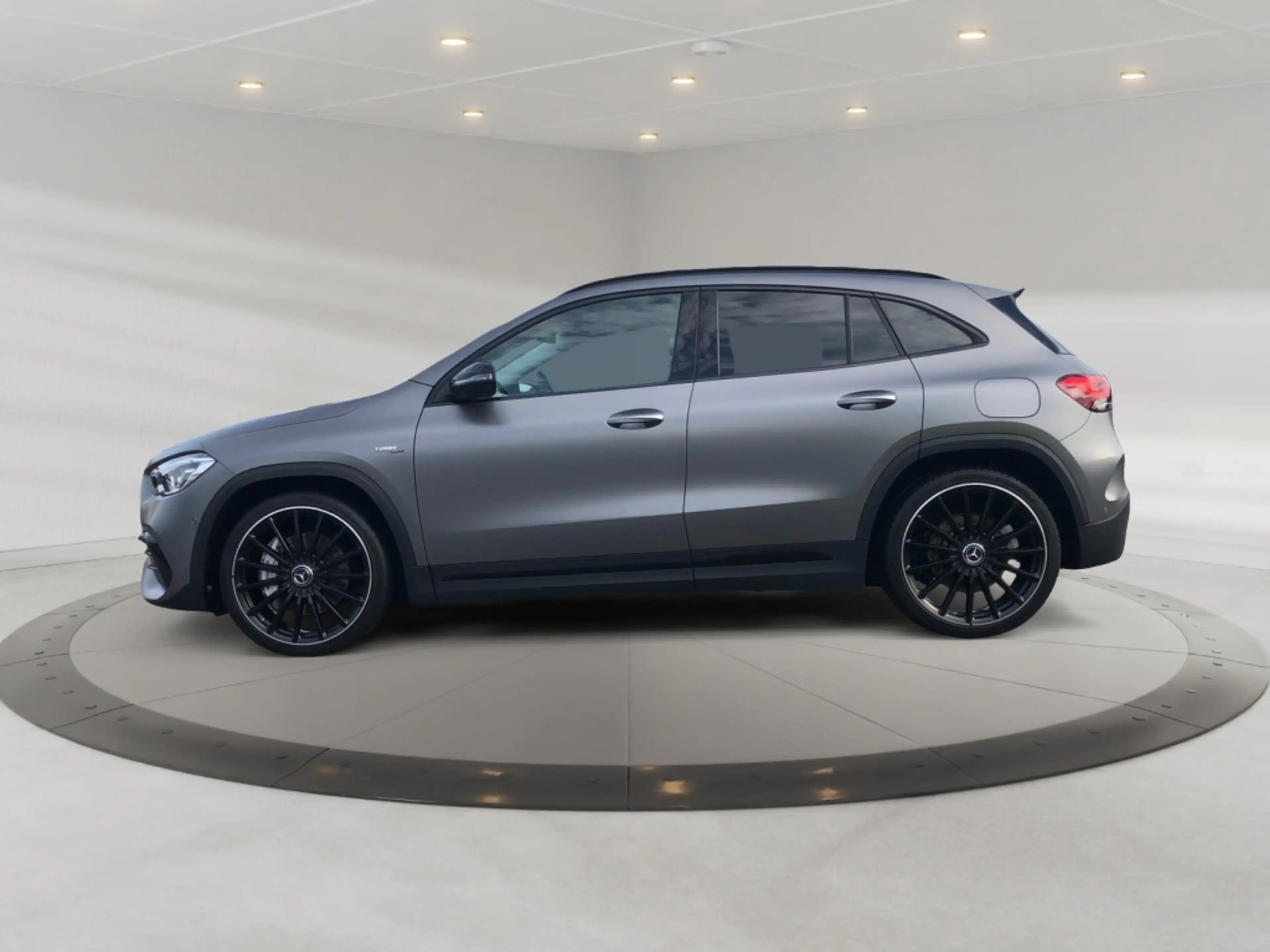 Mercedes-Benz GLA 35 AMG AMG GLA 35 4matic AMG+MBUX+Night+Fahrassist+HUD — photo 4