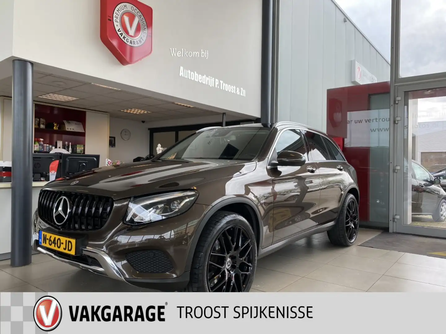Mercedes-Benz GLC 350 350e 4MATIC Premium Plus,4x4, Hybrid Benzine,Autom Brun - 1