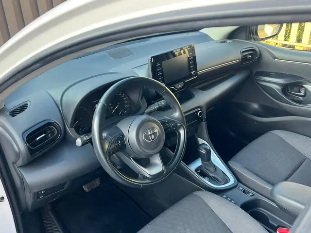 Toyota Yaris view 14