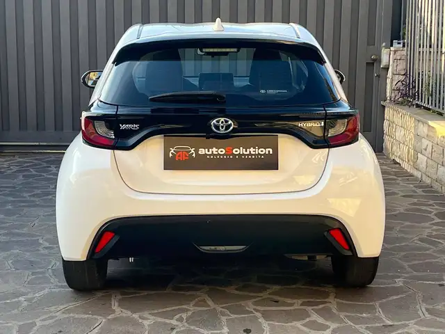 Toyota Yaris view 9