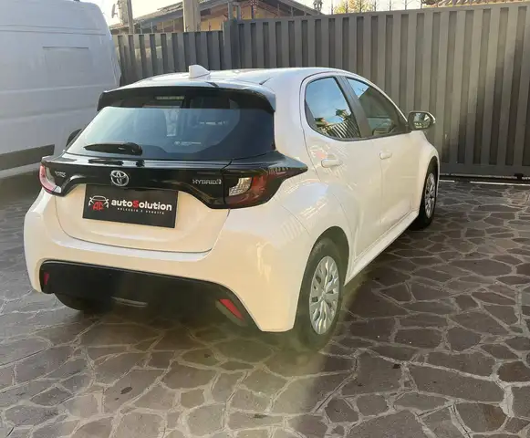 Toyota Yaris view 10