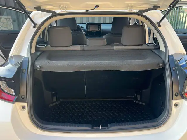Toyota Yaris view 22