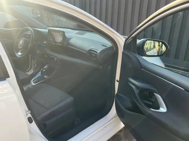 Toyota Yaris view 19