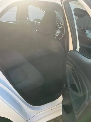 Toyota Yaris view 23