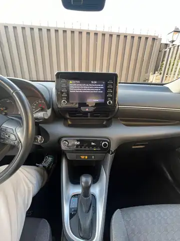 Toyota Yaris view 18