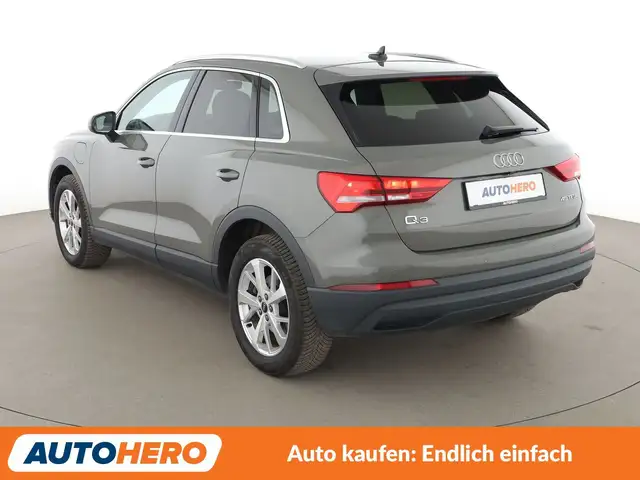 Audi Q3 view 4