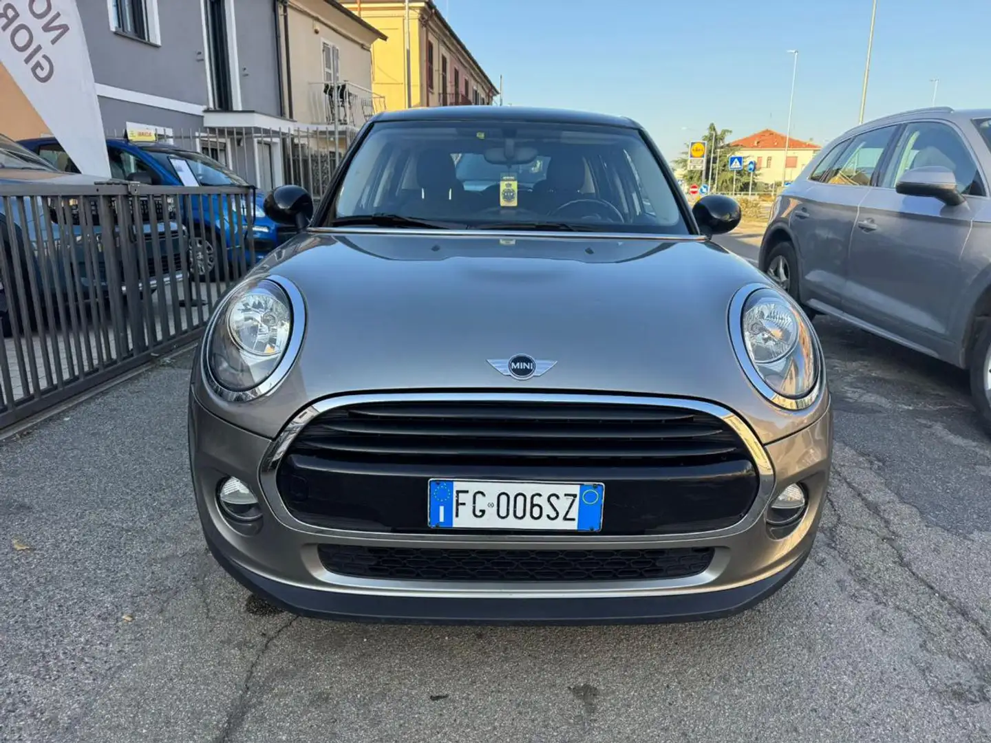 MINI Cooper D 1.5 Cooper D Business 5 porte Gris - 1