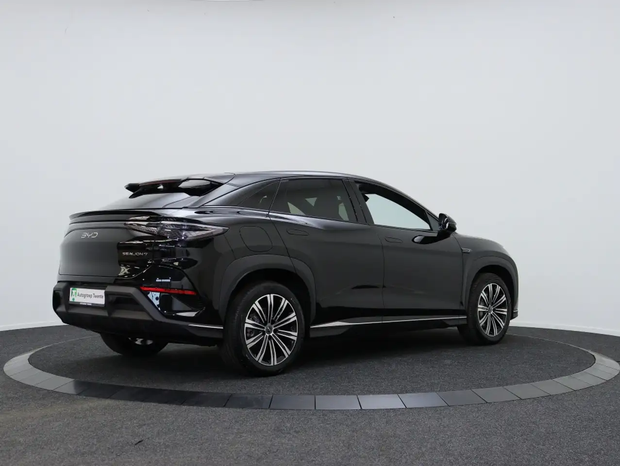 BYD SEALION 7