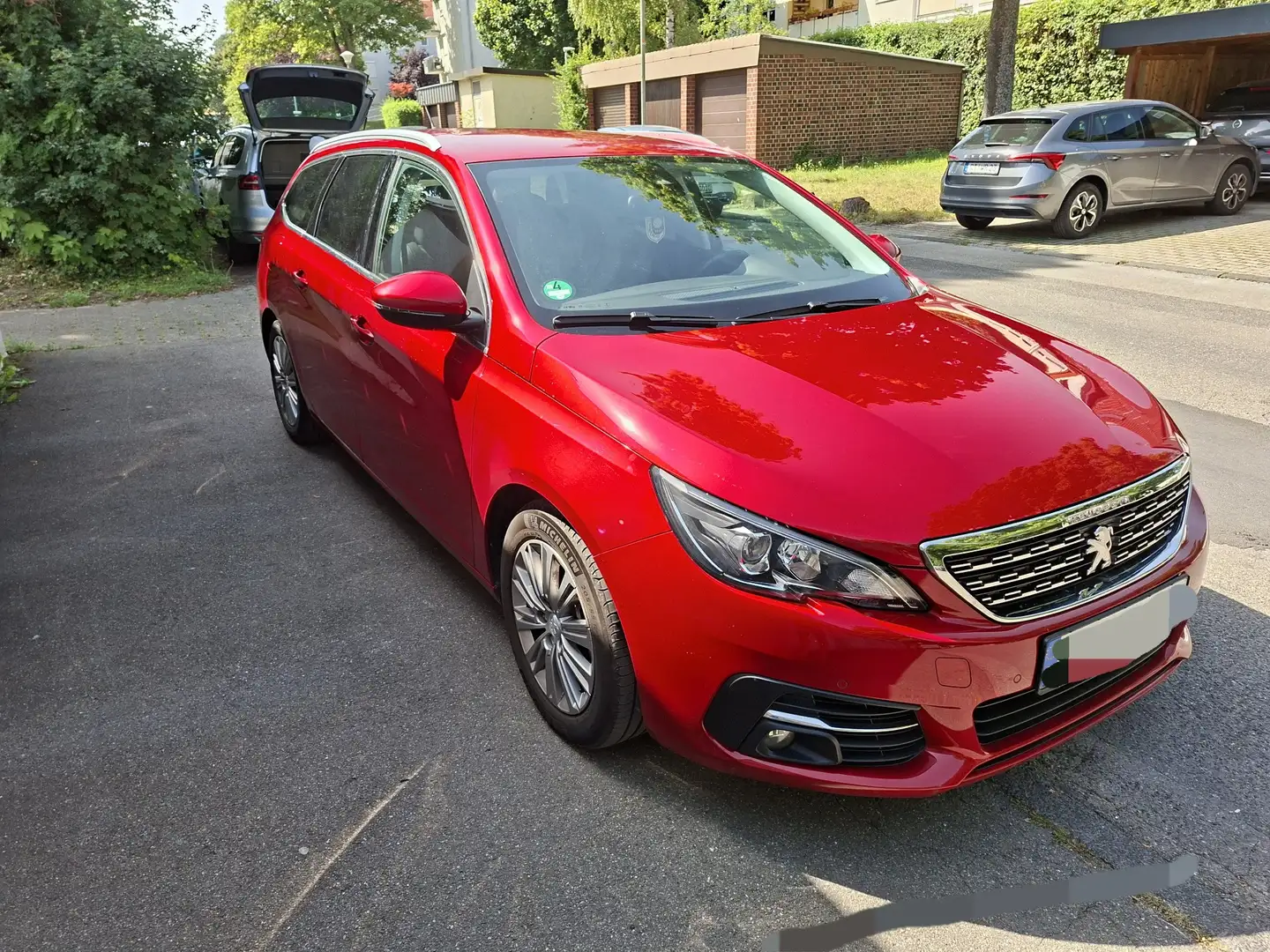 Peugeot 308 SW BlueHDi 130 Stop & Start Allure Pack Rot - 2