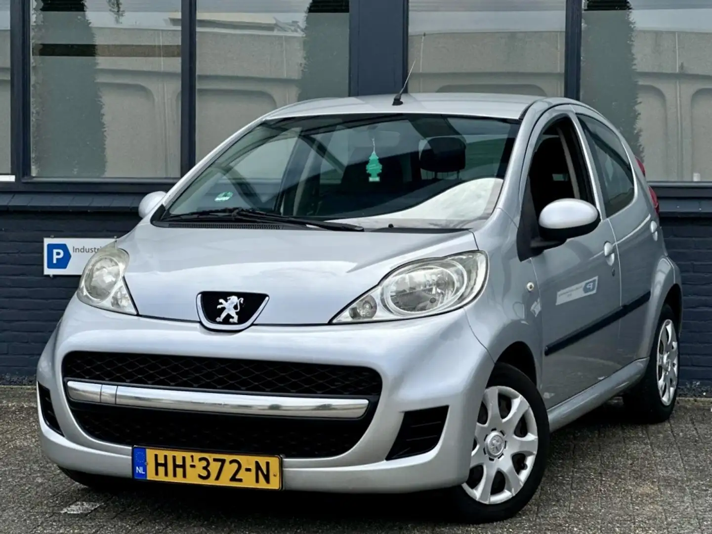 Peugeot 107 1.0-12V XS Grijs - 1