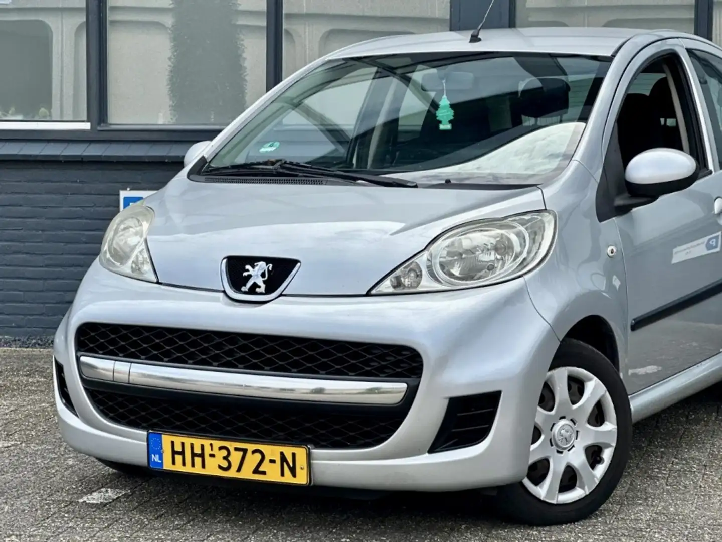 Peugeot 107 1.0-12V XS Grijs - 2
